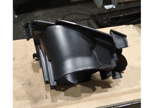 Рамка противотуманної фари права Renault Logan, 2009-2013, 8200785081